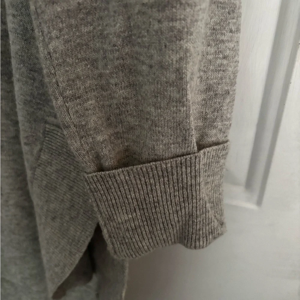 J.Crew Gray Merino Wool Blend Sweater Crewneck Lightweight Size M - Picture 5 of 10